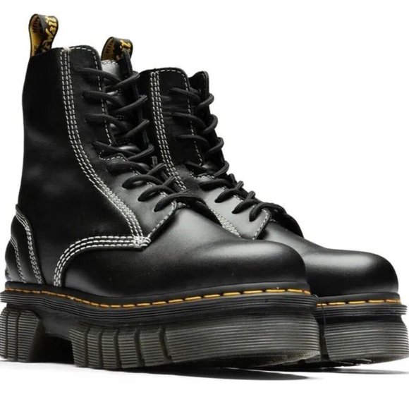 Dr. Martens Audrick 8I Quilted Lux Platform Boots - Women's US Size 6NEW - Picture 1 of 9